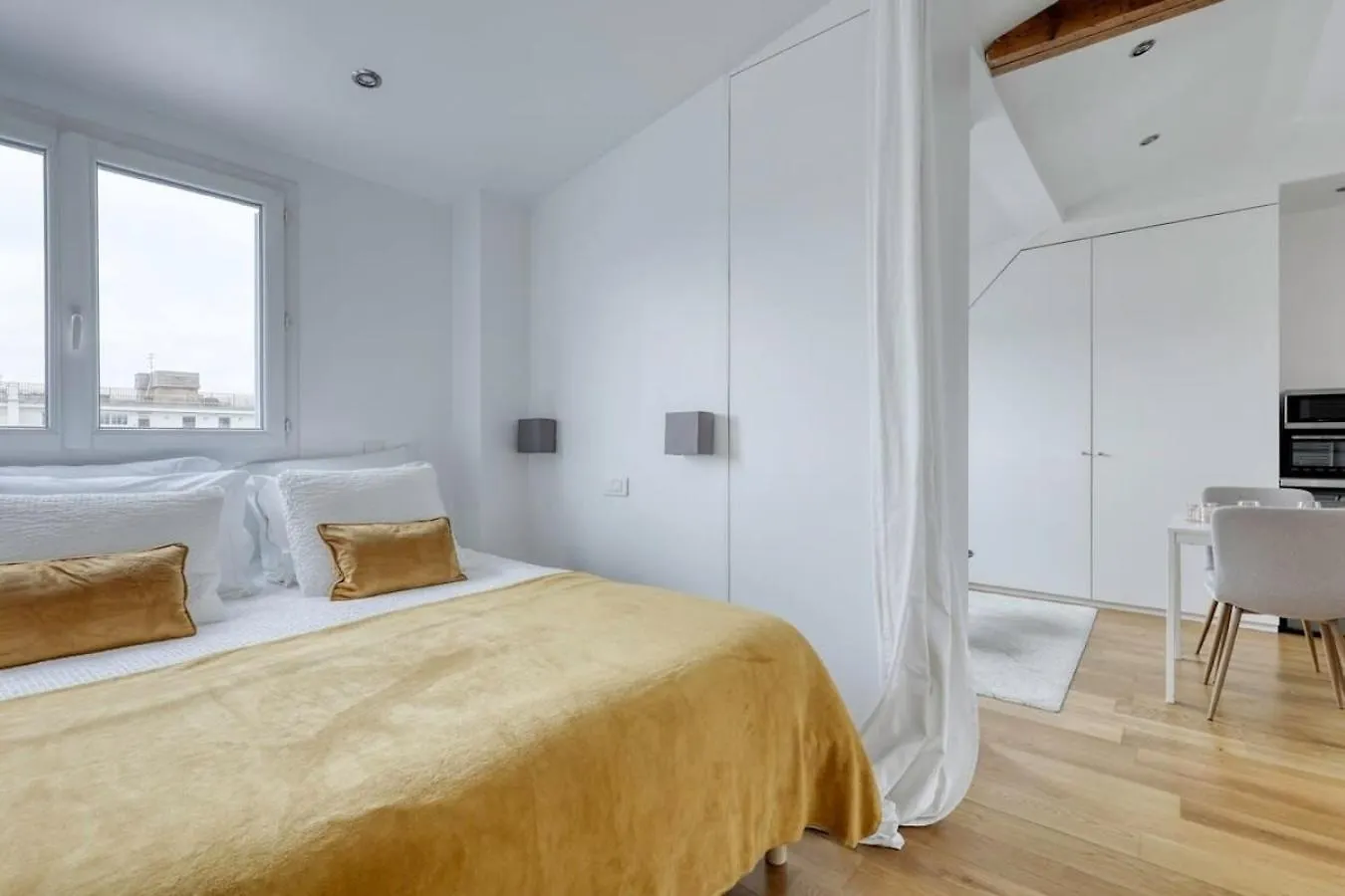 Classy, New & Large Designed Studio - Paris 16 0*,